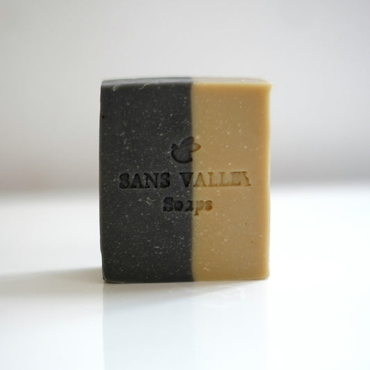 The Alchemy series : Activated Charcoal, Bentonite clay & Tea tree soap