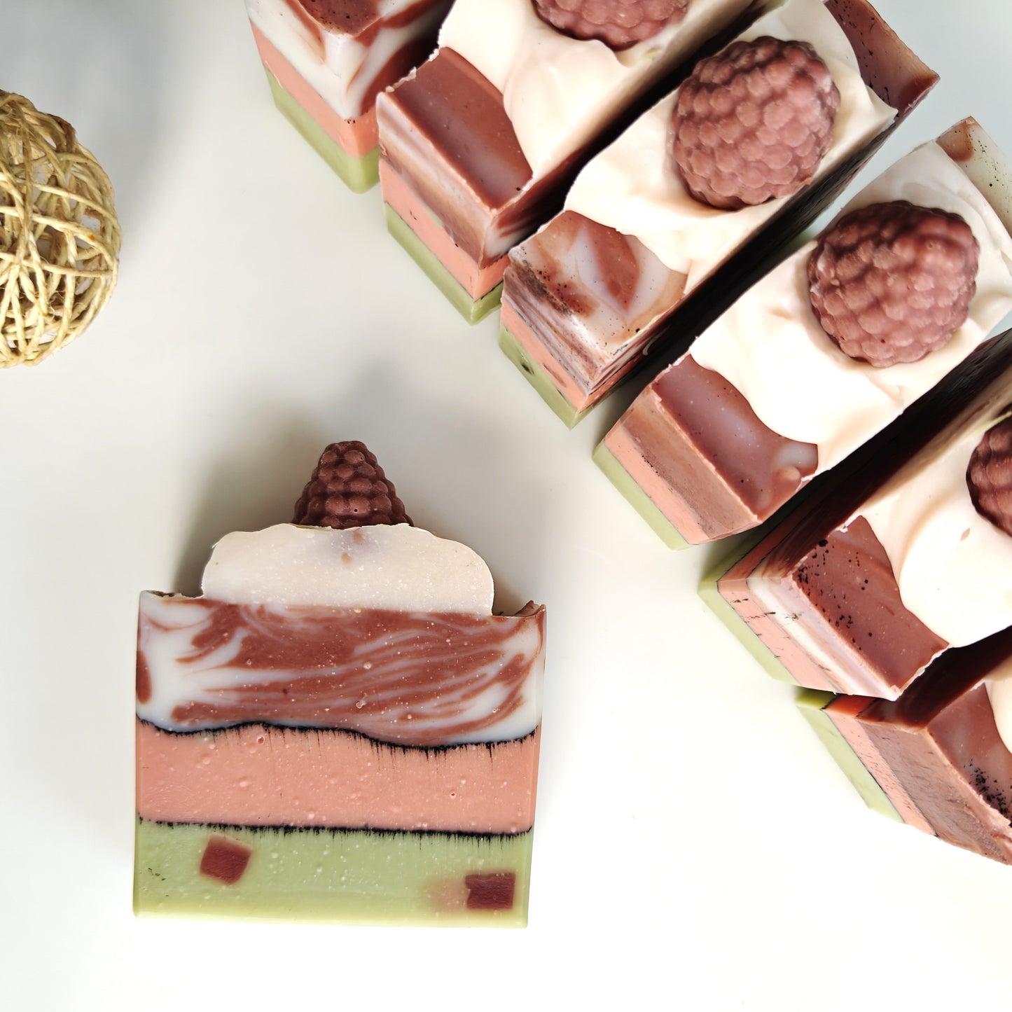 Cake soap (Triple butter with natural clays)